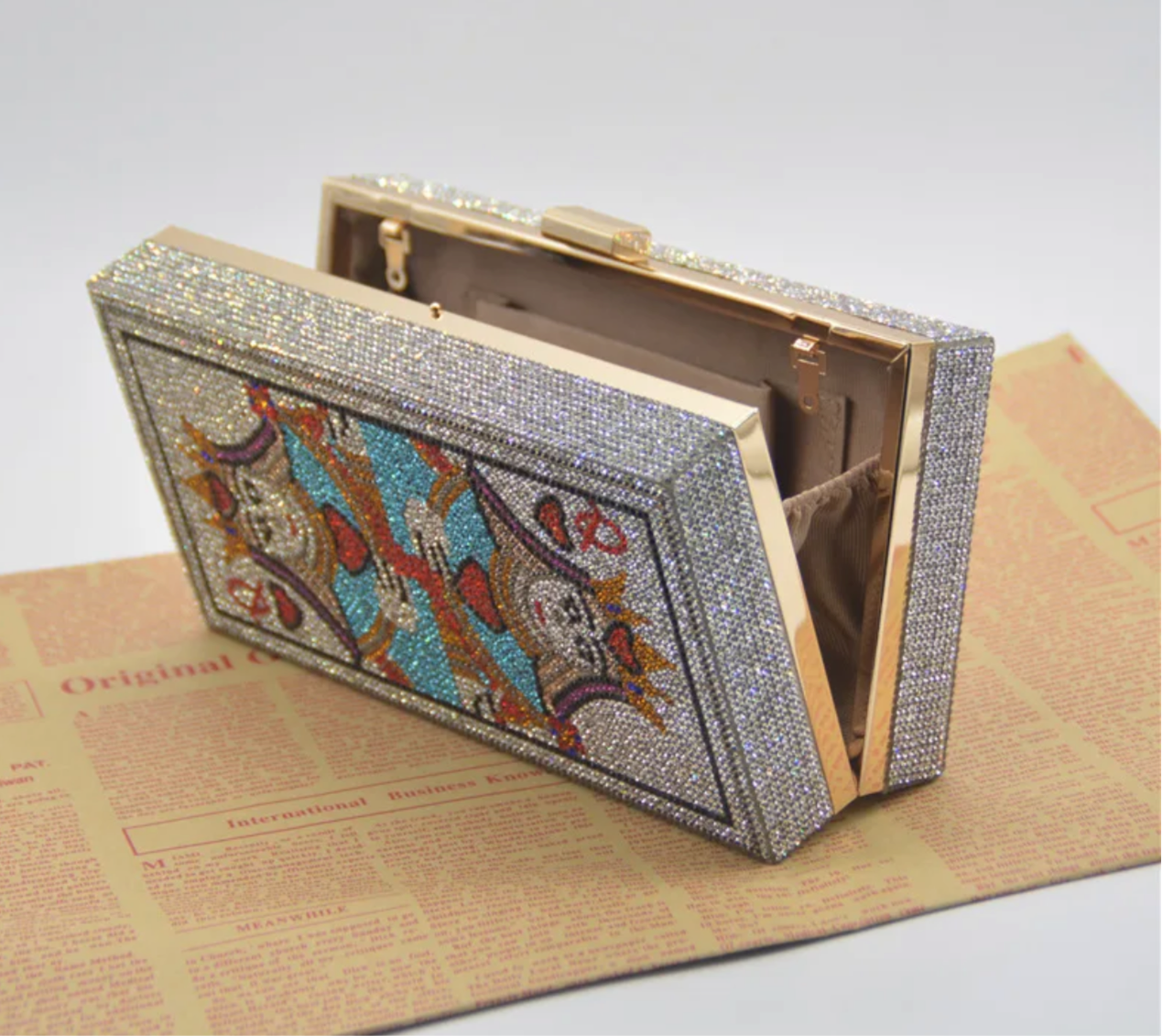 Queen shuffle purse